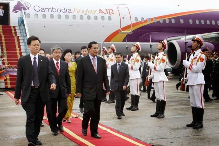 Primer ministro de Camboya visita Vietnam - ảnh 1