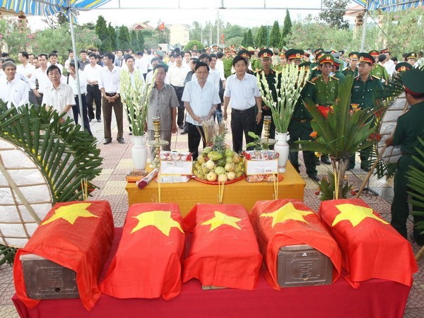 Vicepremier vietnamita exhorta a acelerar búsqueda y repatriación de restos de combatientes - ảnh 1