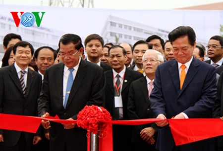 Inauguran hospital Cho Ray en la capital de Camboya - ảnh 1