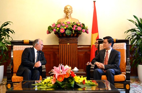 Saluda Vietnam apertura de la Embajada de Colombia en 2014 - ảnh 1