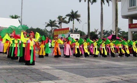 Baile tradicional “Bát Dật” en Thai Binh - ảnh 1