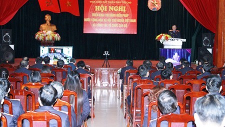 Impulsan implementación de la nueva Constitución en la Fiscalía popular de Vietnam - ảnh 1