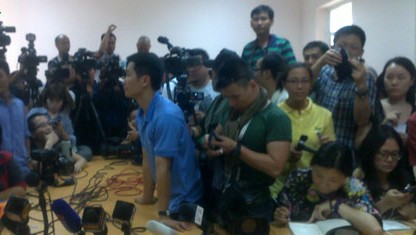 Vietnam prosigue cooperando en  búsqueda del avión malasio desaparecido  - ảnh 2