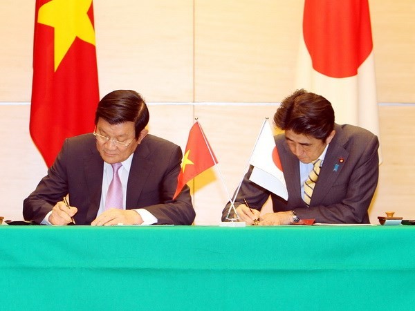 Ratifican Vietnam y Japón elevación del nivel de relaciones en Declaración conjunta  - ảnh 1