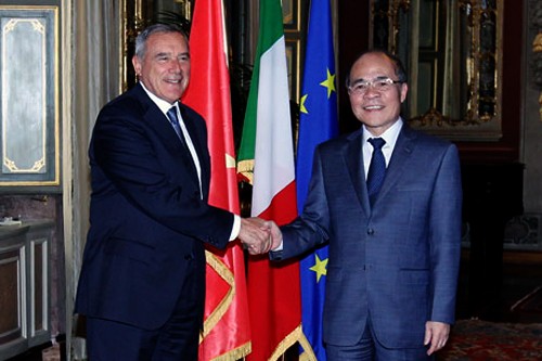 Prosigue el presidente del Parlamento vietnamita su vivita en Italia - ảnh 1