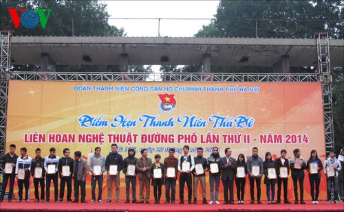 Celebran en Hanoi segundo festival artístico callejero - ảnh 1
