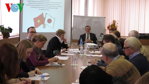 Conversatorio en Rusia sobre relaciones Vietnam-Japón - ảnh 1
