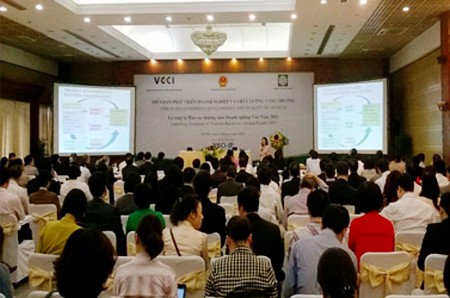 Se publica informe anual sobre empresas vietnamitas en 2013 - ảnh 1