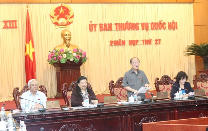 Concluye el Comité Permanente del Parlamento vietnamita agenda de su reunión 27 - ảnh 1