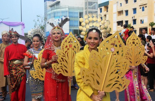 Resalta el arte comunitario en Festival Hue 2014 - ảnh 4