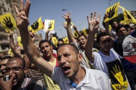 Egipto condena a prisión a otros 42 seguidores de Mursi - ảnh 1