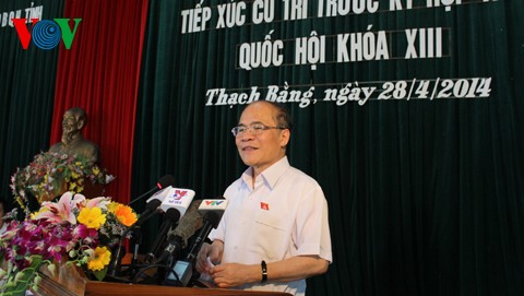Electores de Ha Tinh presentan opiniones y propuestas al presidente del Parlamento - ảnh 1