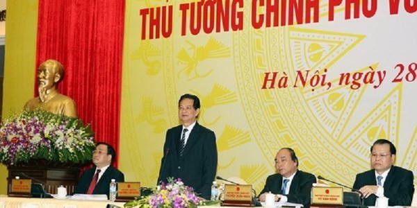 Primer ministro vietnamita dialoga con empresarios nacionales - ảnh 1