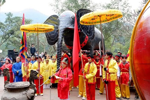 Fiesta Giong representa espíritu luchador y aspiración a la paz de los vietnamitas - ảnh 1