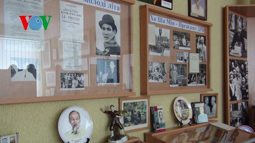 Una escuela lleva el nombre del presidente Ho Chi Minh en Ucrania - ảnh 2