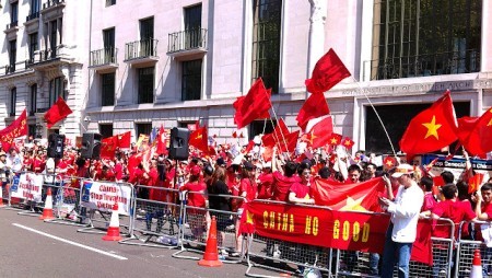 Comunidad vietnamita en ultramar continúa con protestas contra violación china - ảnh 1