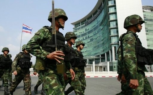 Tailandia aplica ley marcial para evitar choques sangrientos entre manifestantes - ảnh 1