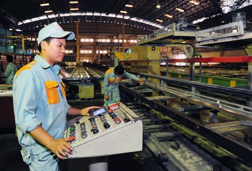 Vietnam sigue con apoyo a la recuperación productiva y comercial de empresas  - ảnh 1