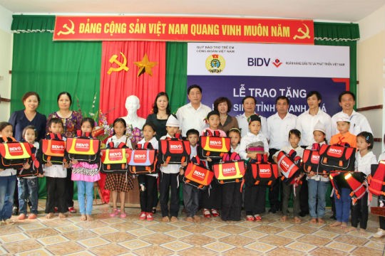 Localidades vietnamitas promueven el Mes de Acción para los niños - ảnh 1