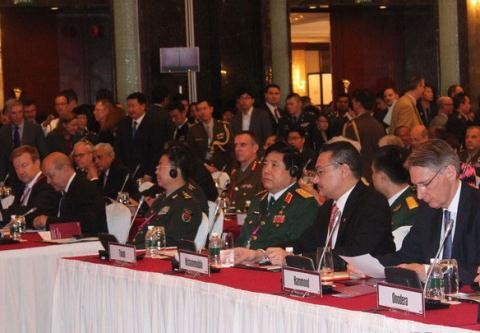 Varios países interesados en impulsar cooperación en defensa con Vietnam  - ảnh 1