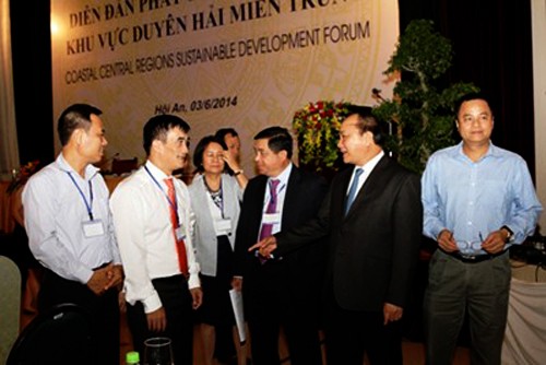 Inauguran el primer foro de desarrollo sostenible del litoral central de Vietnam - ảnh 1