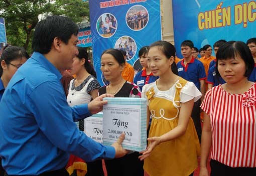 Jóvenes vietnamitas se integran a la Campaña de voluntario de verano 2014 - ảnh 1