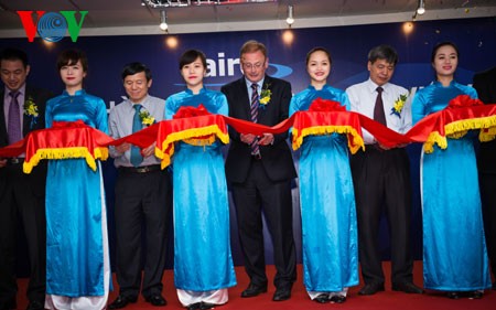 Ponen en marcha primer planta en Vietnam de compañía tecnológica británica Laird - ảnh 1