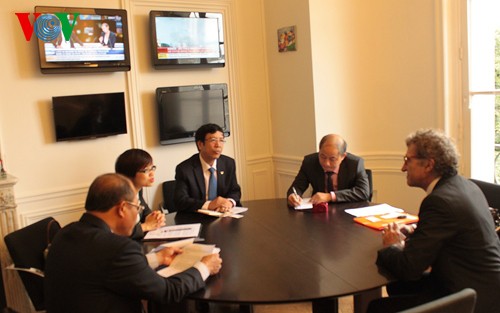 La Voz de Vietnam fomenta cooperación con el canal televisivo del Parlamento francés - ảnh 1