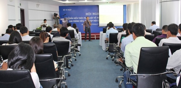 Importante papel de la prensa vietnamita en  la lucha anticorrupción - ảnh 1