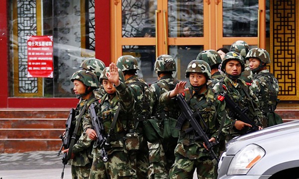 37 habitantes muertos después del atentado terrorista en Xinjiang, China     - ảnh 1