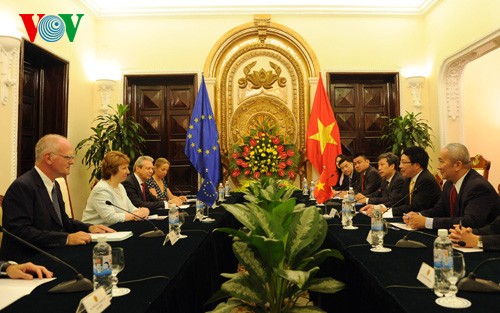 Vietnam y Unión Europea por finalizar pronto las negociaciones para Acuerdo de Libre Comercio - ảnh 1