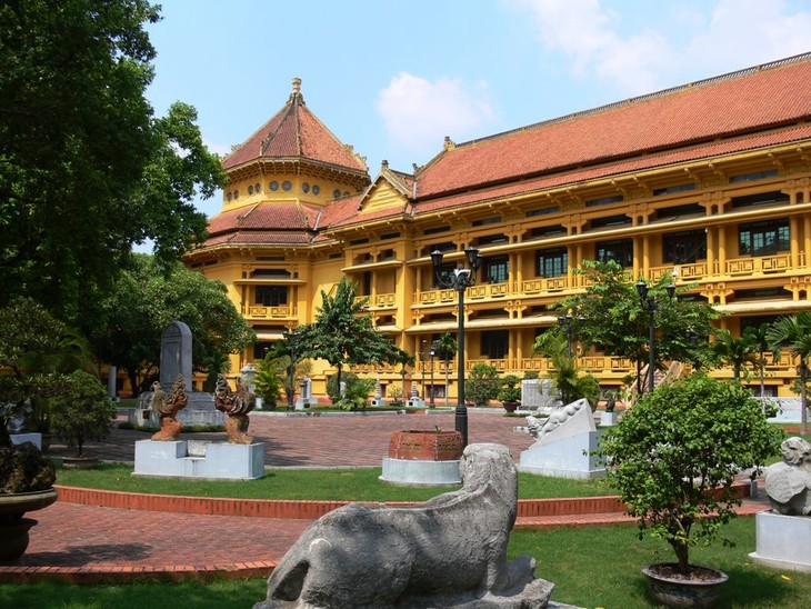 Museo de Historia de Vietnam-destino atractivo para visitantes extranjeros - ảnh 1