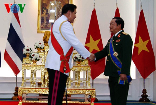 Tailandia condecora a viceministro de Defensa de Vietnam  - ảnh 1
