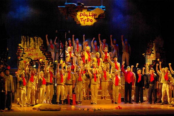 Teatro Dramático de Hanoi reafirma su identidad con obras dramáticas - ảnh 2