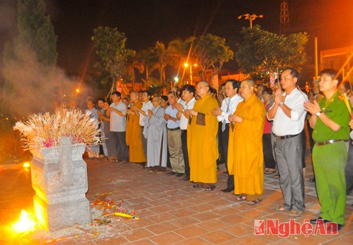 Oración a los héroes caídos en el alzamiento Xo Viet Nghe Tinh - ảnh 1