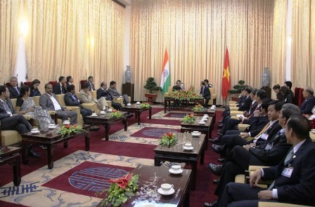 Presidente indio visita Ciudad Ho Chi Minh - ảnh 1