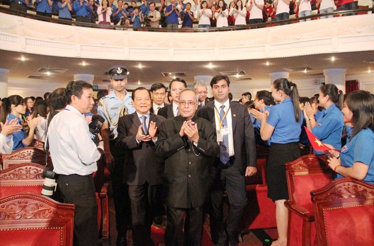 Presidente indio visita Ciudad Ho Chi Minh - ảnh 2