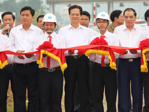 Inauguran la autopista más larga y moderna de Vietnam - ảnh 1