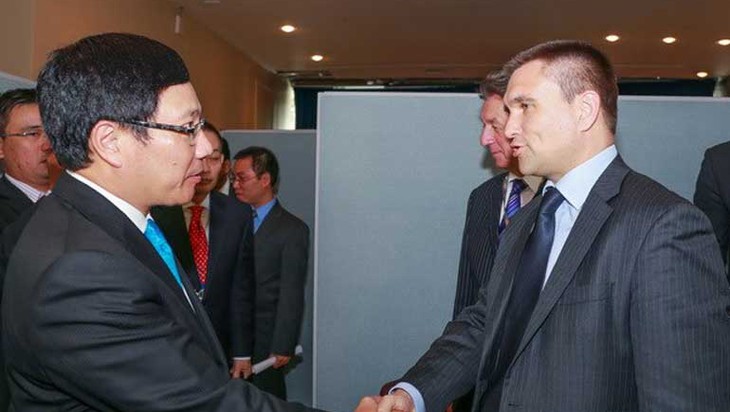 Prosigue el viceprimer ministro de Vietnam contactos bilaterales en ONU  - ảnh 1