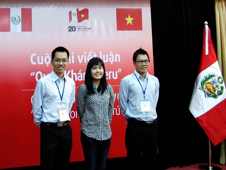 Premian a ganadores del primer concurso de ensayo sobre Perú en Vietnam - ảnh 2