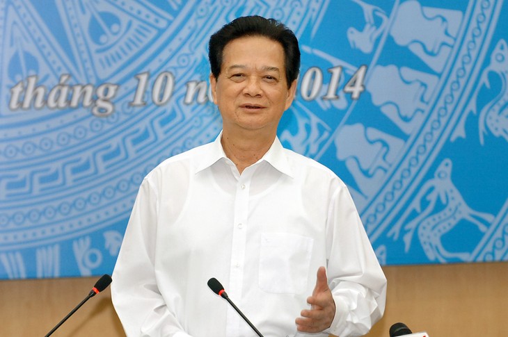 Primer Ministro vietnamita orienta tareas del Ministerio de Industria y Comercio - ảnh 1