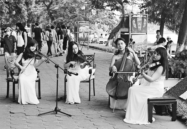 Revitalizan valores culturales tradicionales en Casco Viejo de Hanoi - ảnh 1