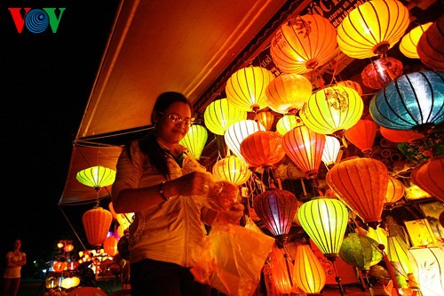 Belleza mágica de faroles tradicionales en Hoi An - ảnh 16