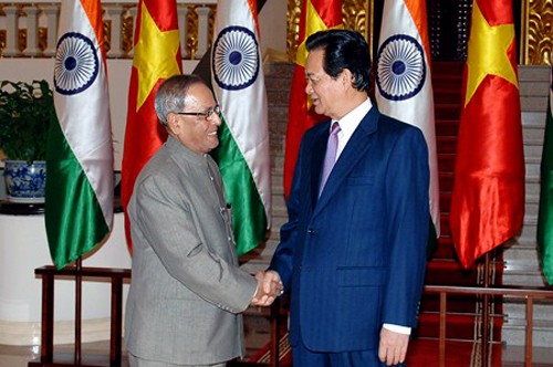 Vietnam e India acuerdan reforzar asociación estratégica por prosperidad común - ảnh 1