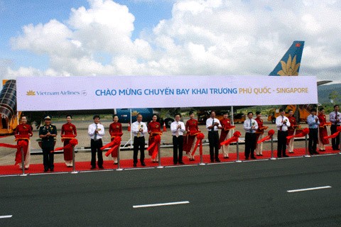 Inauguran vuelo directo isla Phu Quoc - Singapur - ảnh 1