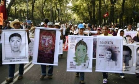 Protestas estudiantiles exigen esclarecer paradero de 43 estudiantes desaparecidos - ảnh 1