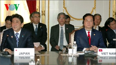 Premier vietnamita interviene en reuniones de ASEAN con sus socios - ảnh 1