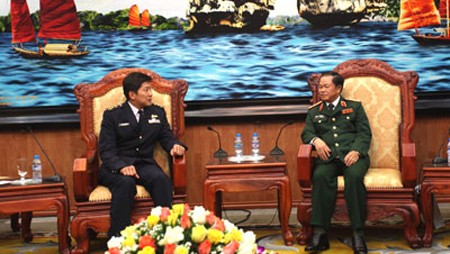 Intensifican colaboración militar Vietnam – Singapur - ảnh 1