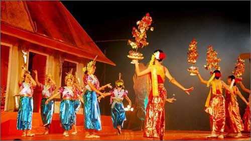 Celebran Festival en honor de jemeres en sur vietnamita  - ảnh 1