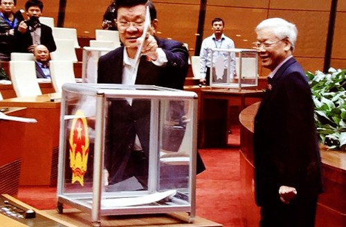Voto de confianza, legislación electoral e impuestos entran en agenda del Parlamento de Vietnam - ảnh 1